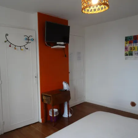 Les Flots De Ma Vie D Hotes Et Tipi Florence Et Virginie Gossin 3* Barzan