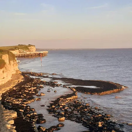 Les Flots De Ma Vie D Hotes Et Tipi Florence Et Virginie Gossin Affittacamere Barzan