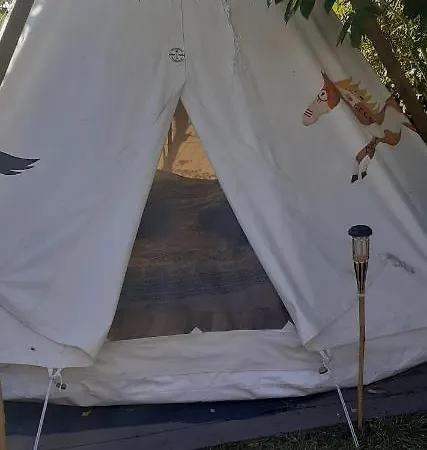 Les Flots De Ma Vie D Hotes Et Tipi Florence Et Virginie Gossin