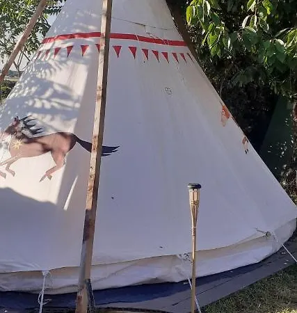 Les Flots De Ma Vie D Hotes Et Tipi Florence Et Virginie Gossin