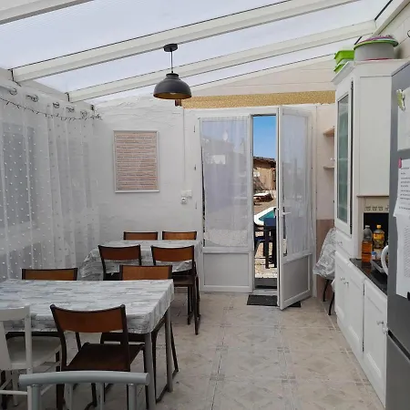 Les Flots De Ma Vie D Hotes Et Tipi Florence Et Virginie Gossin 3* Barzan