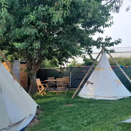 Les Flots De Ma Vie D Hotes Et Tipi Florence Et Virginie Gossin Barzan