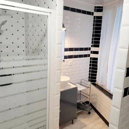 Affittacamere Les Flots De Ma Vie D Hotes Et Tipi Florence Et Virginie Gossin Barzan