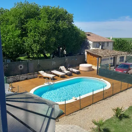 Les Flots De Ma Vie D Hotes Et Tipi Florence Et Virginie Gossin Barzan