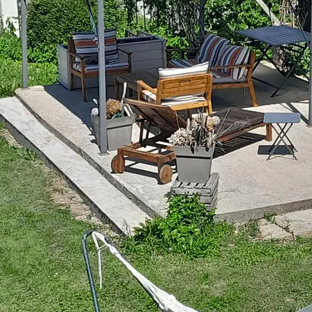 Les Flots De Ma Vie D Hotes Et Tipi Florence Et Virginie Gossin Affittacamere Barzan