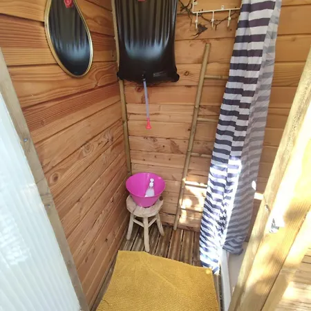 Les Flots De Ma Vie D Hotes Et Tipi Florence Et Virginie Gossin Barzan