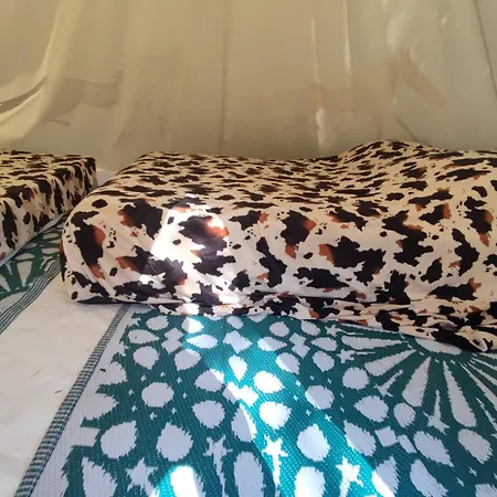 Les Flots De Ma Vie D Hotes Et Tipi Florence Et Virginie Gossin Konukevi Barzan