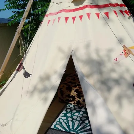 Les Flots De Ma Vie D Hotes Et Tipi Florence Et Virginie Gossin 3*