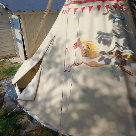 Les Flots De Ma Vie D Hotes Et Tipi Florence Et Virginie Gossin