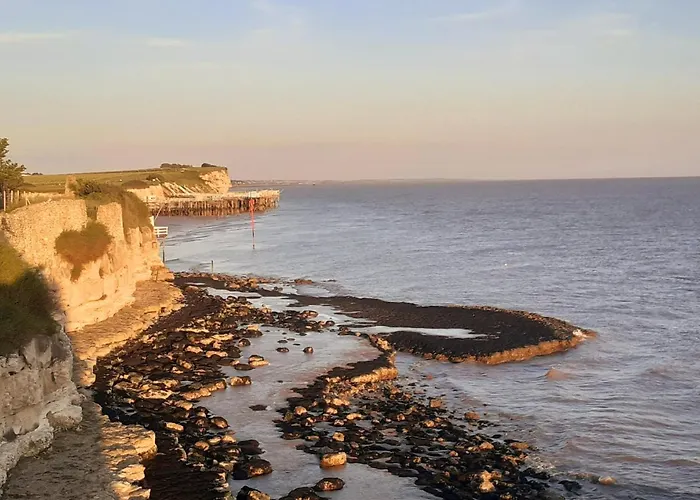Les Flots De Ma Vie D Hotes Et Tipi Florence Et Virginie Gossin Pensión Barzan