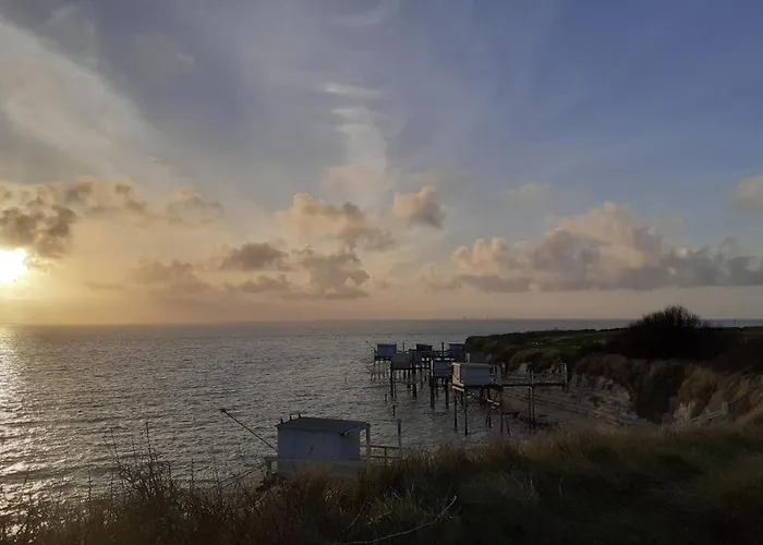 Les Flots De Ma Vie D Hotes Et Tipi Florence Et Virginie Gossin Pensión Barzan