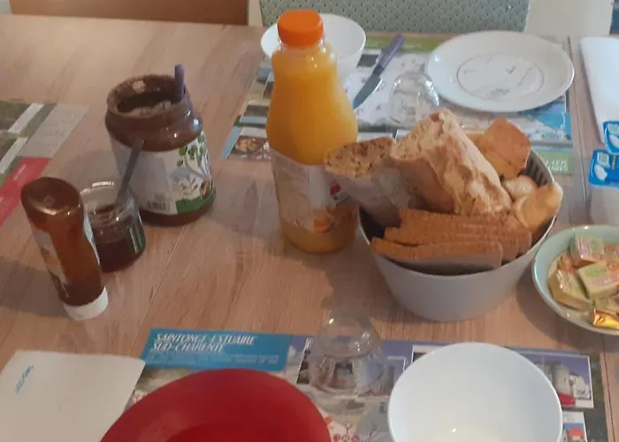 Pensión Les Flots De Ma Vie D Hotes Et Tipi Florence Et Virginie Gossin 3*