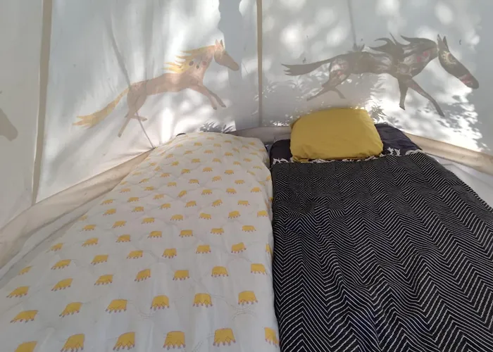 Les Flots De Ma Vie D Hotes Et Tipi Florence Et Virginie Gossin Barzan