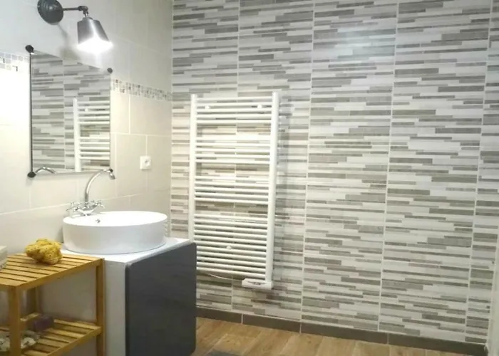 Les Flots De Ma Vie D Hotes Et Tipi Florence Et Virginie Gossin 3* Barzan